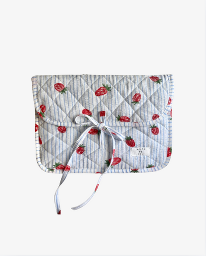 Laptop case - Strawberry fields forever