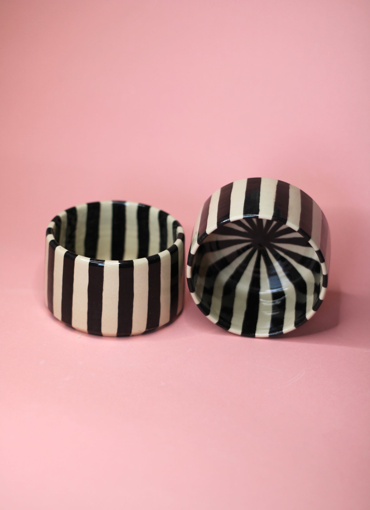 STRIPE CUPS - Red & Black