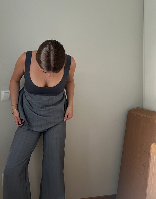 Image at position 1